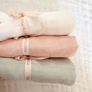 3-pack bamboo muslin 'go-to' cloths - Classic Girl