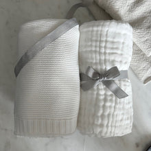 Load image into Gallery viewer, XL Cuddly Organic Cotton swaddle - Crisp White
