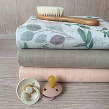 Load image into Gallery viewer, Bamboo muslin &#39;go-to&#39; cloth - Natural Baby Beige
