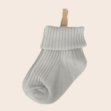 Load image into Gallery viewer, Luxury newborn socks - Cloud Grey
