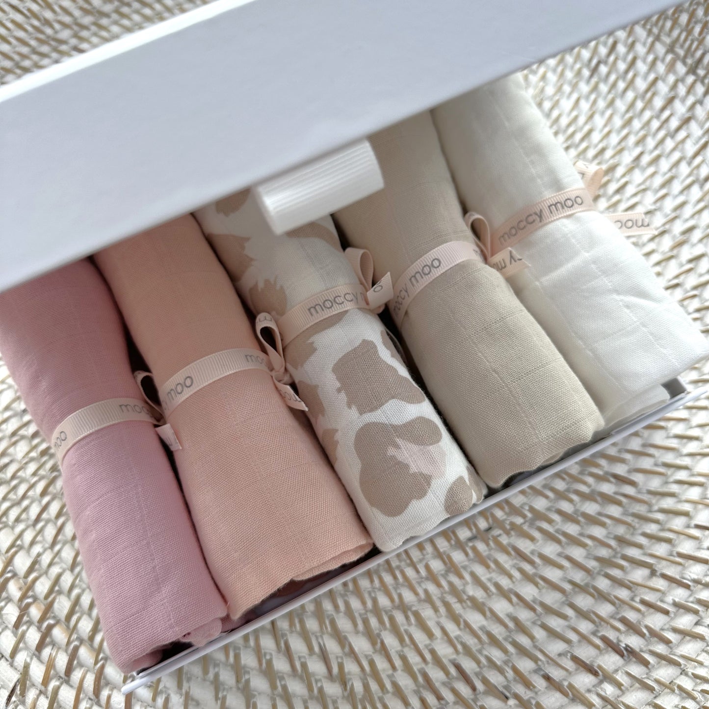 5-pack bamboo muslin cloths Gift Box - My Little Girl