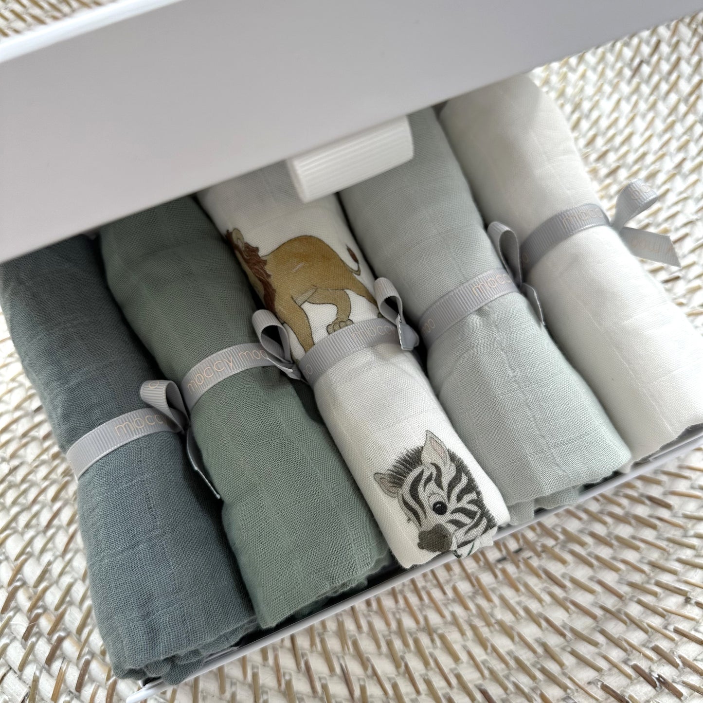 5-pack bamboo muslin cloths Gift Box - Safari Snuggles