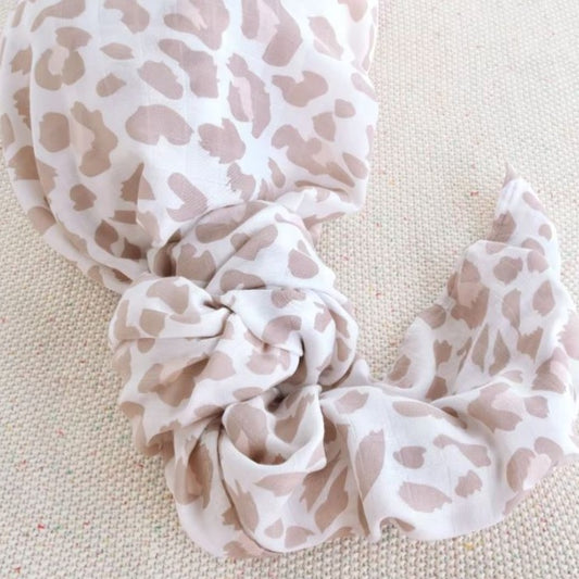 XL bamboo muslin swaddle - Blush Leopard Print