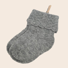 Load image into Gallery viewer, Frilled cable socks - Dove grey
