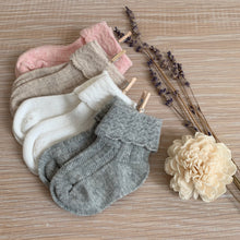 Load image into Gallery viewer, Frilled cable socks - Little pink
