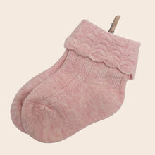 Load image into Gallery viewer, Frilled cable socks - Little pink
