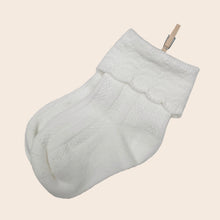 Load image into Gallery viewer, 3-pack frilled cable socks
