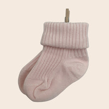 Load image into Gallery viewer, Luxury newborn socks - Baby Blush
