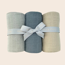 Load image into Gallery viewer, Boy 3-pack muslin squares greys and beige
